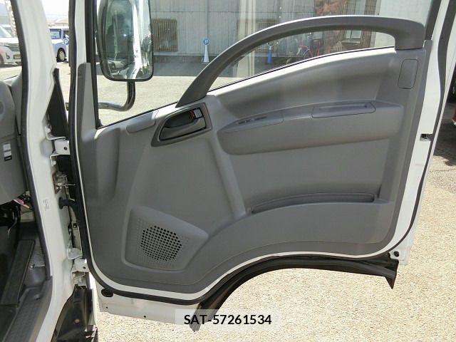 Mazda TITAN 2012-06 6220513-15