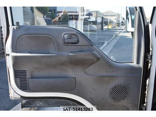 Mazda TITAN 2014-08 6248013-9