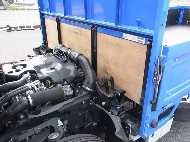 Mazda TITAN 2015-07 6597152-11