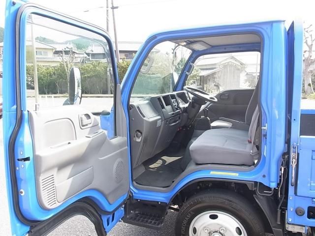 Mazda TITAN 2015-07 6597152-16