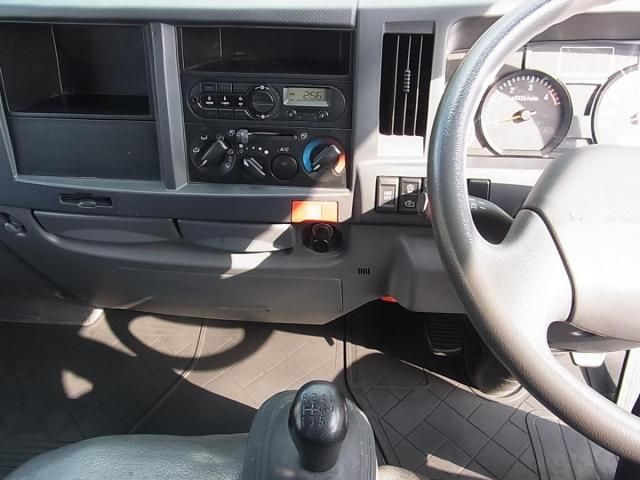 Mazda TITAN 2015-07 6597152-20