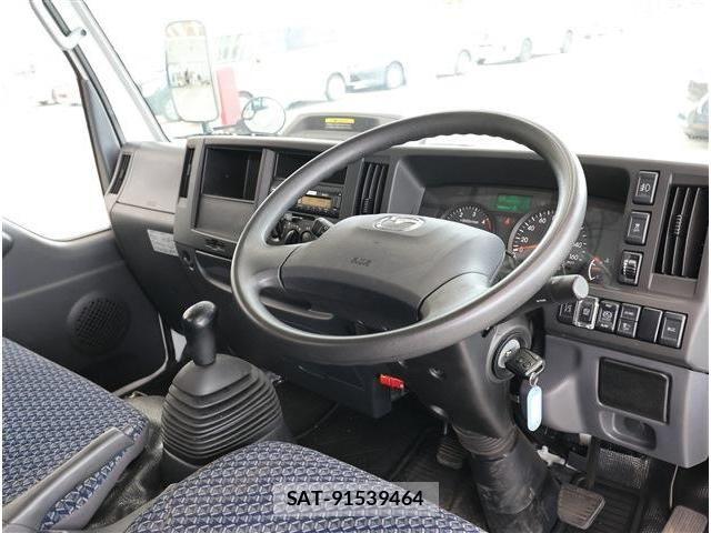 Mazda TITAN 2023-03 6678491-1