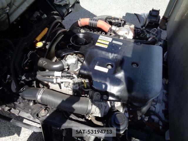 Mazda TITAN 2012-03 6717559-3
