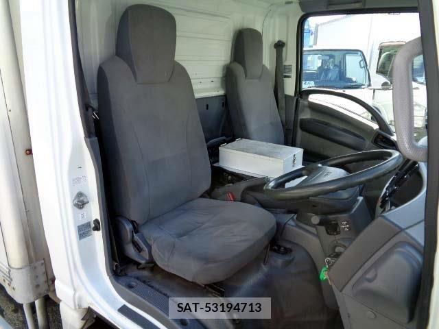 Mazda TITAN 2012-03 6717559-4