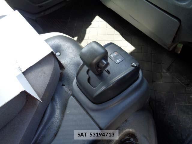 Mazda TITAN 2012-03 6717559-5