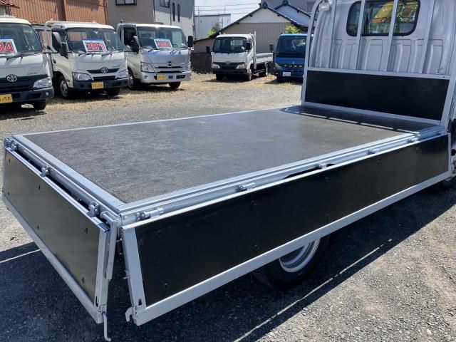 Mazda TITAN 2020-02 6734154-16