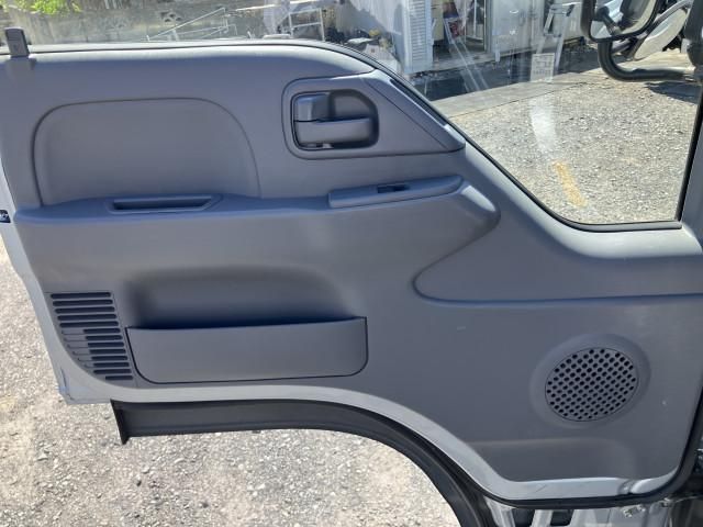 Mazda TITAN 2020-02 6734154-23