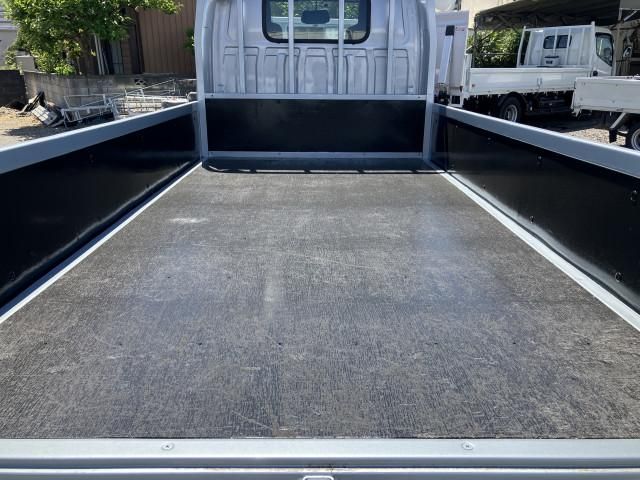Mazda TITAN 2020-02 6734154-2
