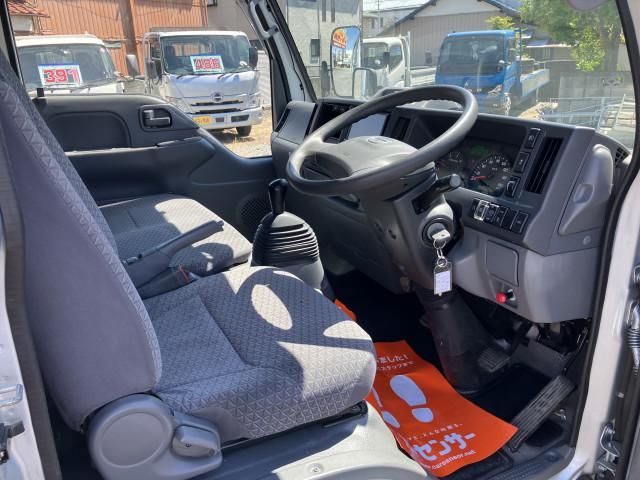 Mazda TITAN 2020-02 6734154-3