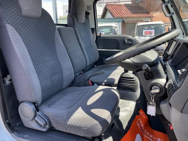Mazda TITAN 2020-02 6734154-4