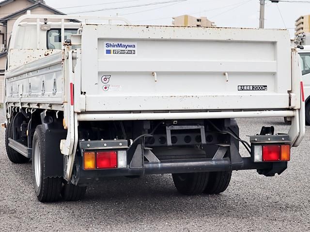 Mazda TITAN 2020-02 6734152-1
