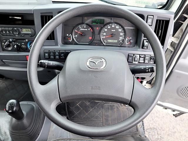Mazda TITAN 2020-02 6734152-3