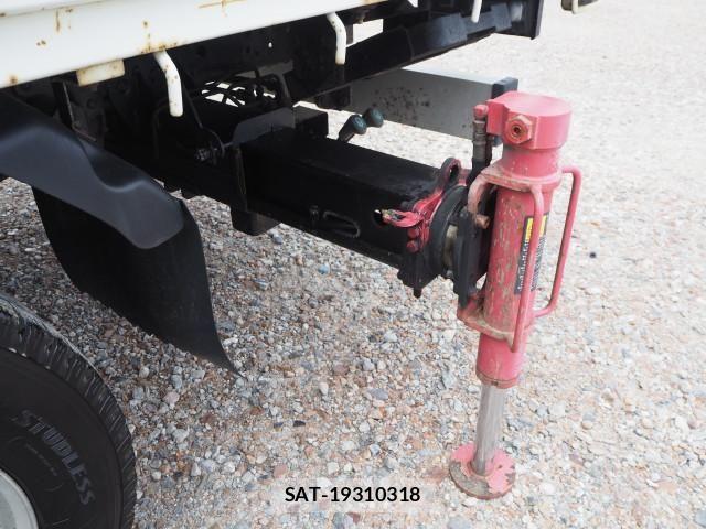 Mazda TITAN 2013-02 6914545-16