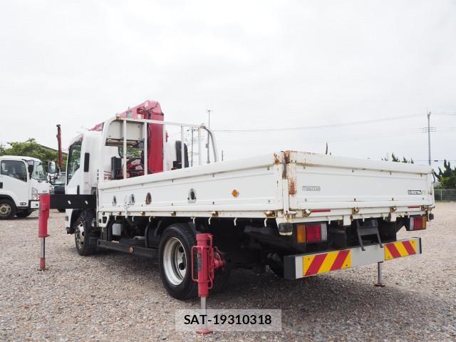 Mazda TITAN 2013-02 6914545-2