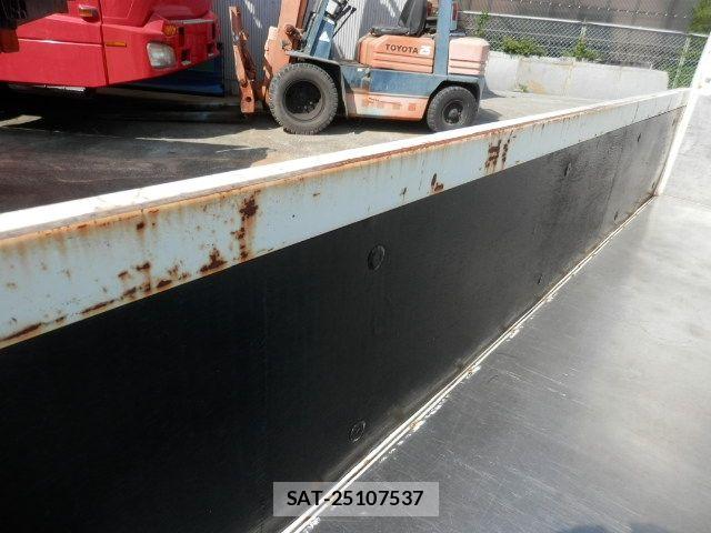 Mazda TITAN 2018-06 6914554-9