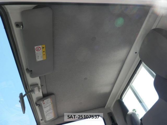 Mazda TITAN 2018-06 6914554-26