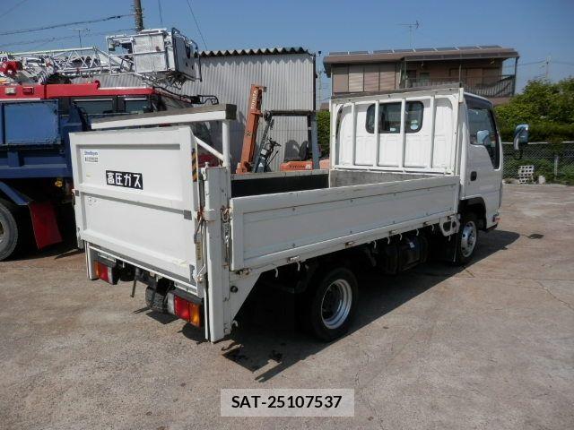 Mazda TITAN 2018-06 6914554-2