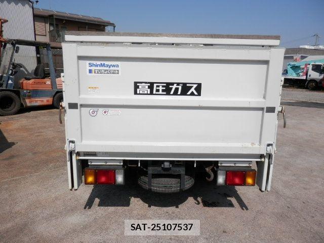 Mazda TITAN 2018-06 6914554-5