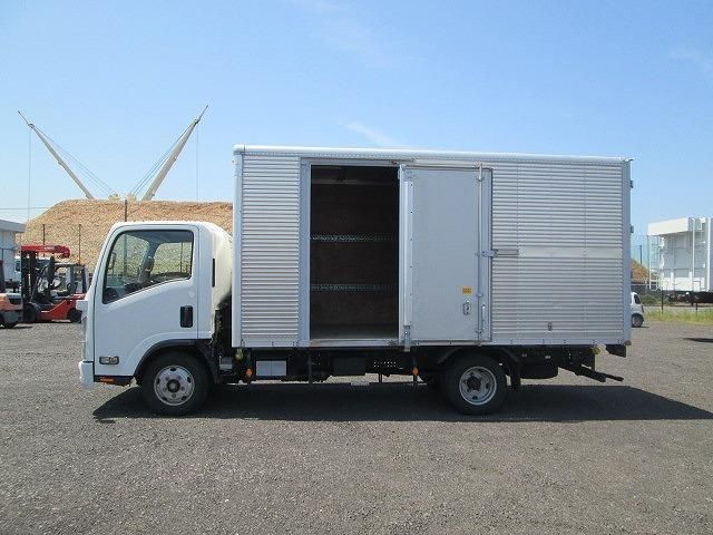 Mazda TITAN 2018-11 7199793-4