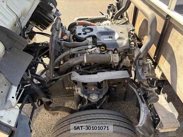 Mazda TITAN 2017-07 7272669-13