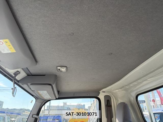 Mazda TITAN 2017-07 7272669-16