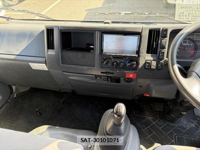 Mazda TITAN 2017-07 7272669-19
