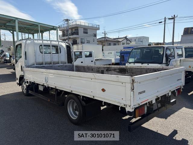 Mazda TITAN 2017-07 7272669-3