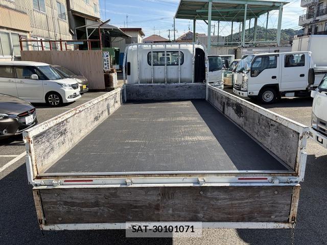 Mazda TITAN 2017-07 7272669-6
