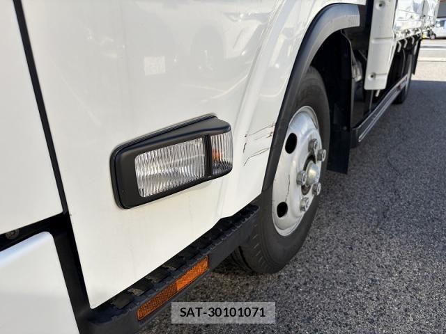 Mazda TITAN 2017-07 7272669-7