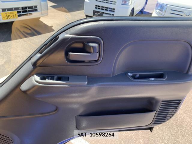 Mazda TITAN 2012-03 7272631-23
