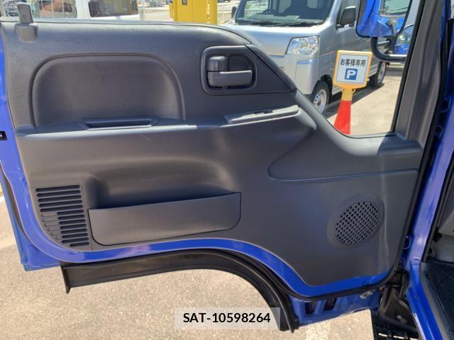 Mazda TITAN 2012-03 7272631-25