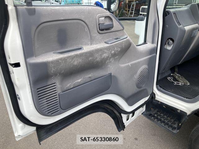 Mazda TITAN 2013-11 7360181-9