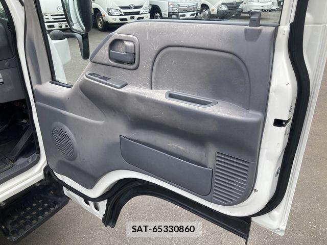 Mazda TITAN 2013-11 7360181-8