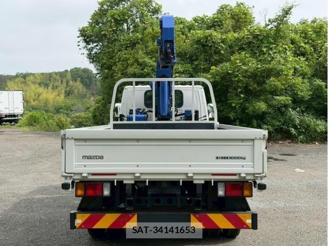 Mazda TITAN 2023-09 7360180-5