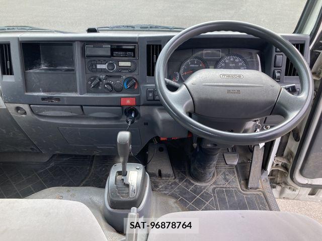 Mazda TITAN 2016-05 7360183-9