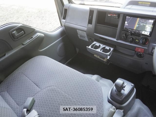 Mazda TITAN 2020-03 7394103-19