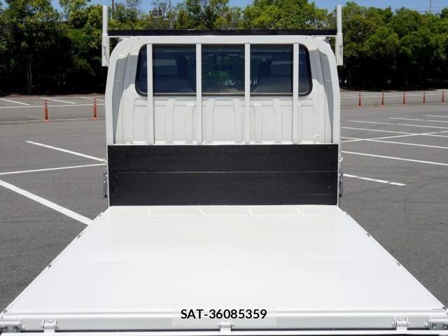 Mazda TITAN 2020-03 7394103-3