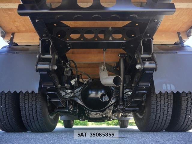 Mazda TITAN 2020-03 7394103-4