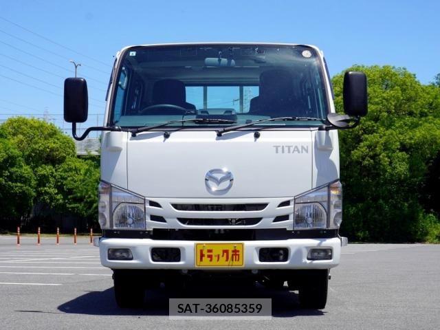 Mazda TITAN 2020-03 7394103-5