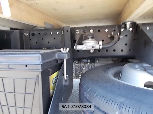 Mazda TITAN 2018-10 7458431-10