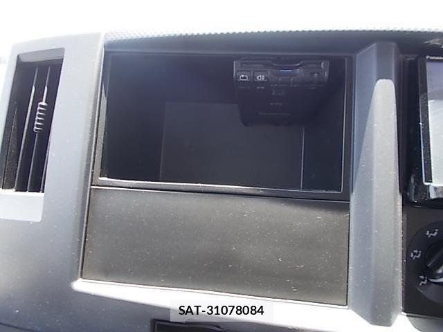 Mazda TITAN 2018-10 7458431-5