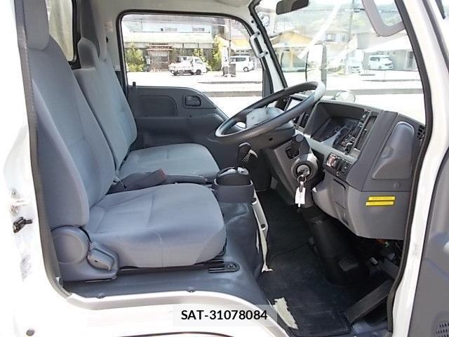 Mazda TITAN 2018-10 7458431-6
