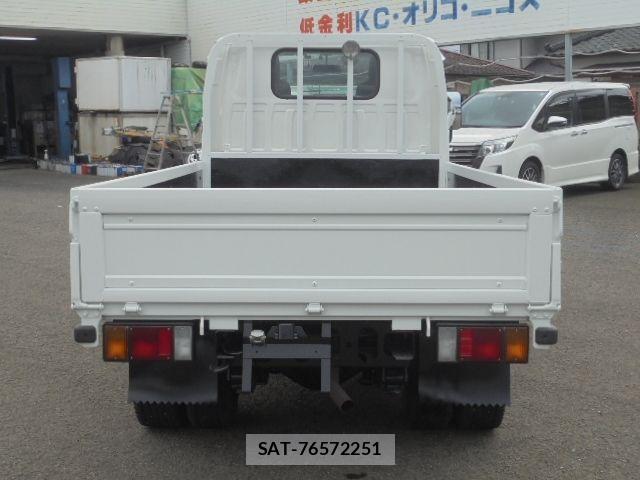 Mazda TITAN 2018-03 7620823-26