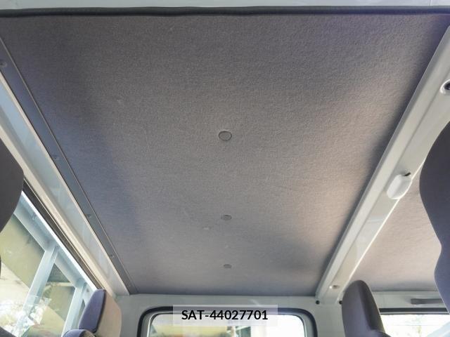 Mazda TITAN 2020-03 7620824-24