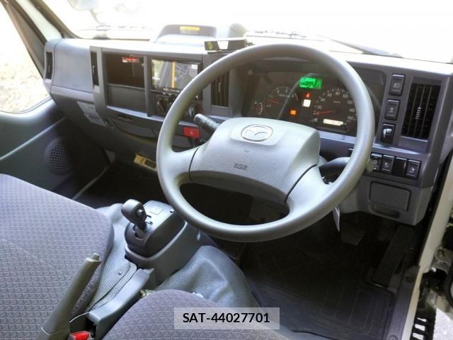 Mazda TITAN 2020-03 7620824-2