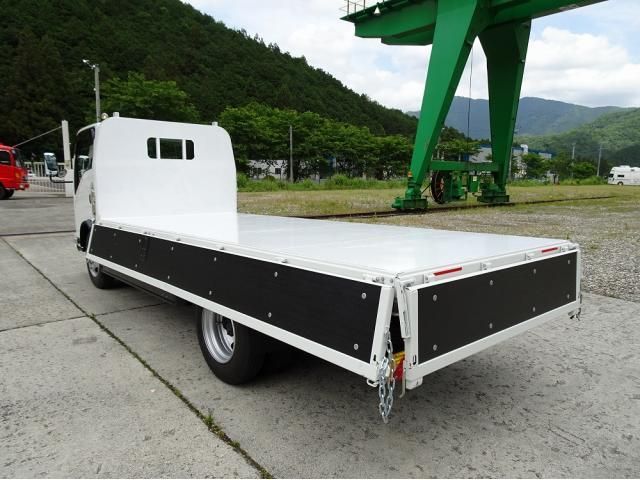 Mazda TITAN 2025-06 7607023-22