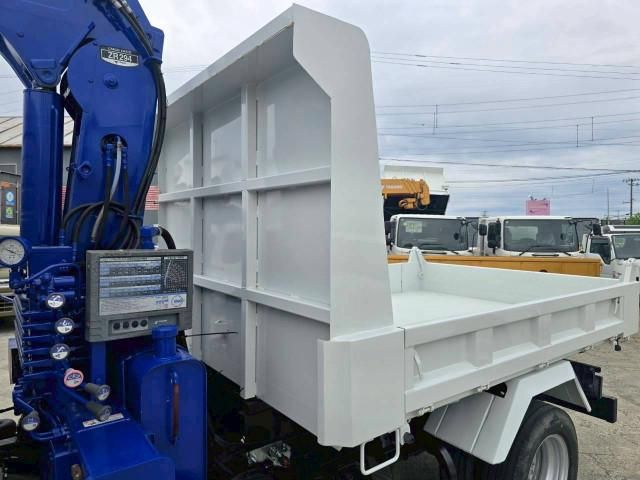 Mazda TITAN 2013-08 7710536-11