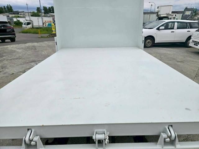 Mazda TITAN 2013-08 7710536-13