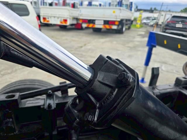 Mazda TITAN 2013-08 7710536-17