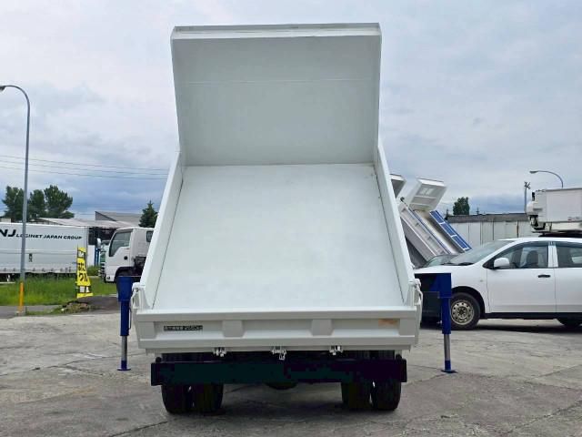 Mazda TITAN 2013-08 7710536-6